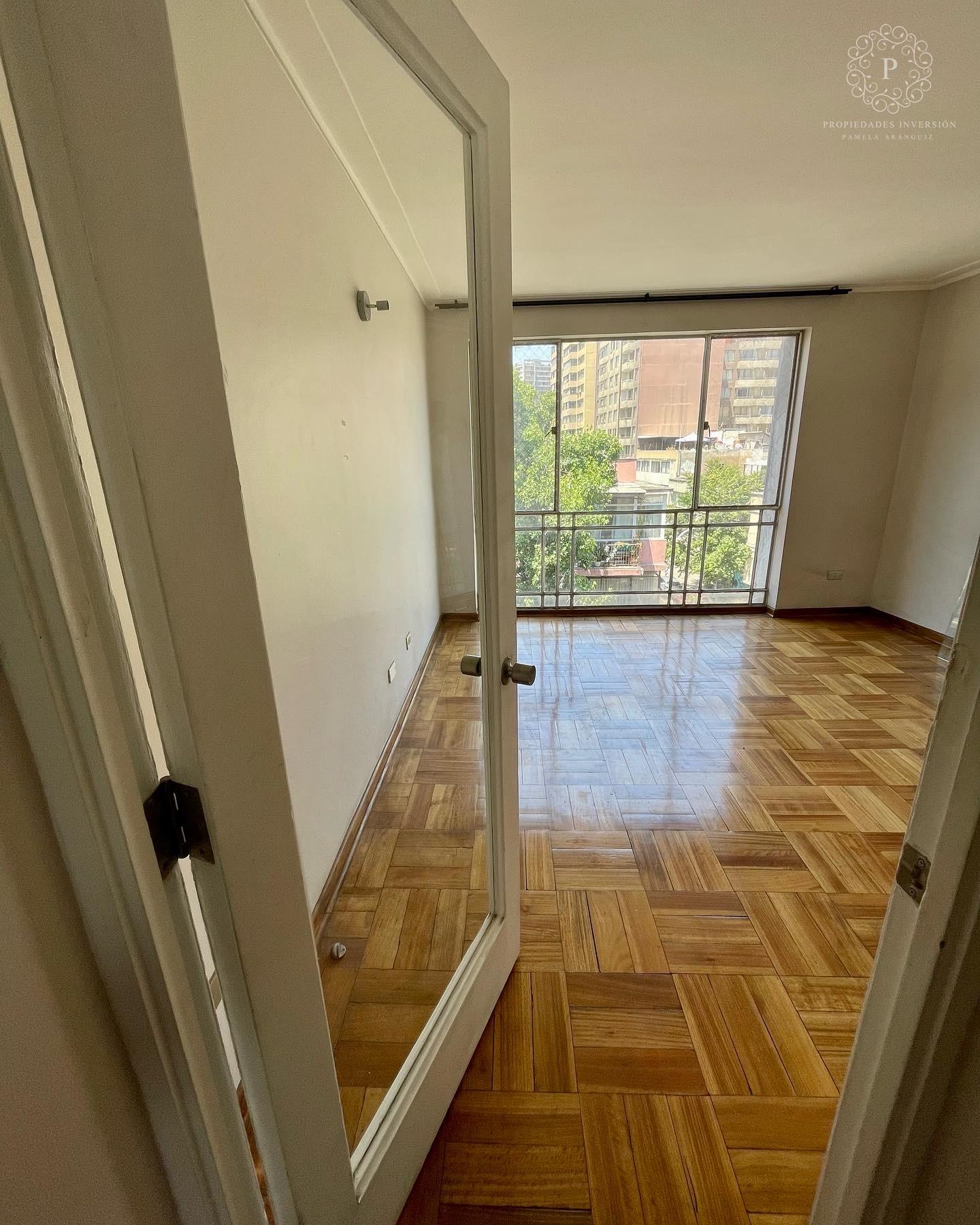 ARRIENDO DEPARTAMENTO METRO SANTA LUCIA